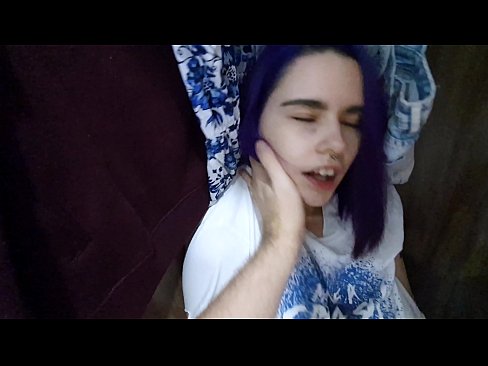 ❤️ Našiel som svoju sestru v skrini a pomohol som jej spraviť sa ❤❌ Krásne porno na nás ❌️❤